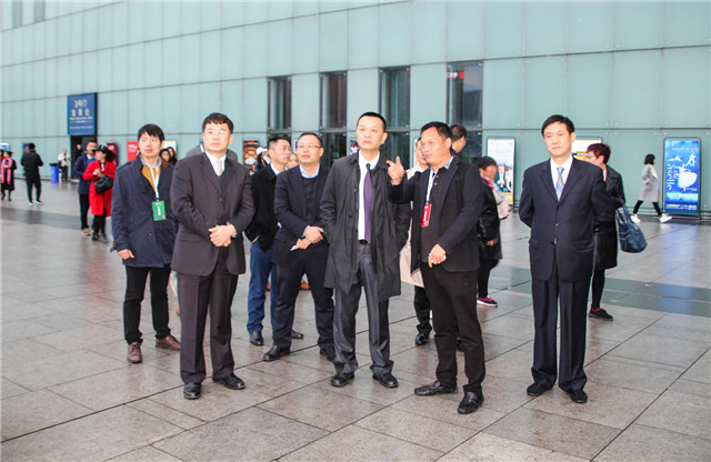 15417485251376157CA8.jpg 5.jpg